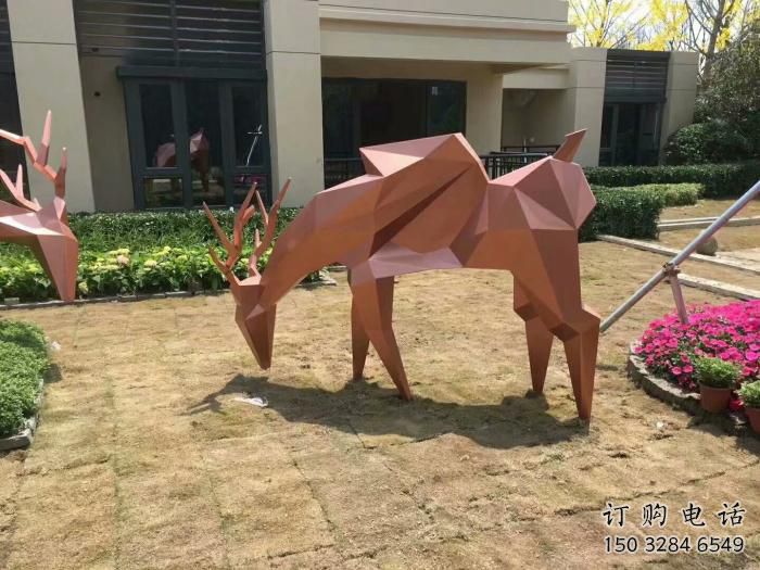 小鹿雕塑 金色幾何體 幾何金色小鹿雕塑廠家