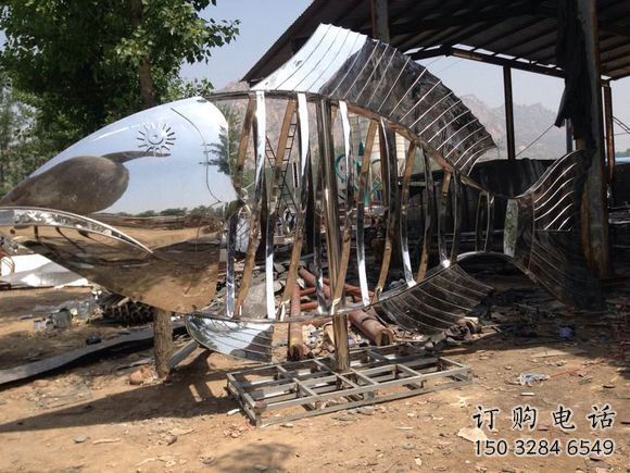 不銹鋼雕塑魚 鏡面鏤空魚雕塑 魚雕塑廠家價格