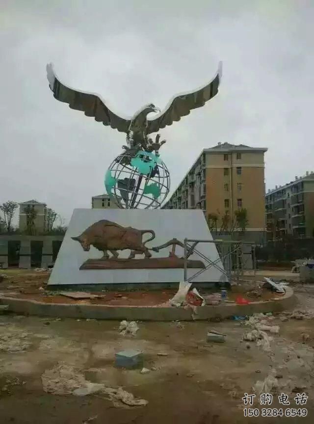 老鷹踩地球雕塑廠家 金屬鳥禽 不銹鋼老鷹踩地球雕塑價格