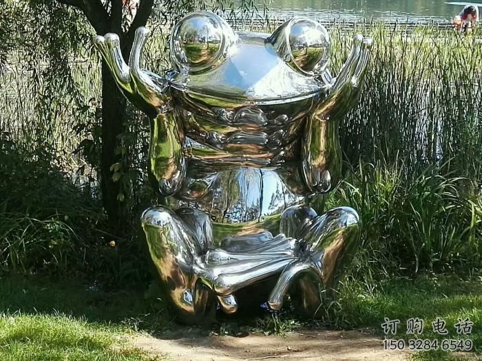 鏡面青蛙雕塑 風(fēng)景區(qū)草地小品 中式鏡面青蛙雕塑廠家