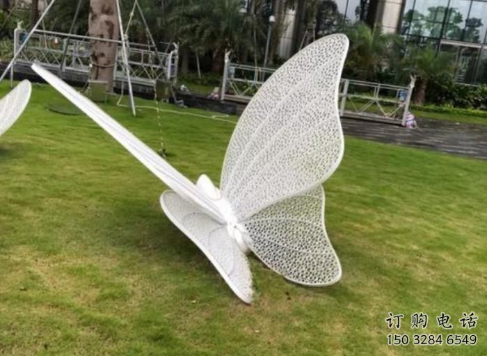 庭院蝴蝶雕塑 戶外草地擺件 別墅區鏤空蝴蝶雕塑廠家