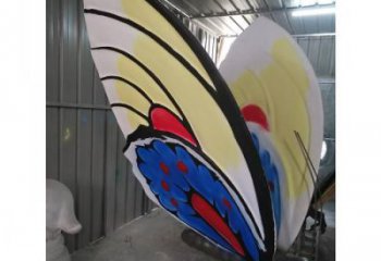 彩繪蝴蝶雕塑 仿真噴漆小品 大型游樂場蝴蝶雕塑廠家