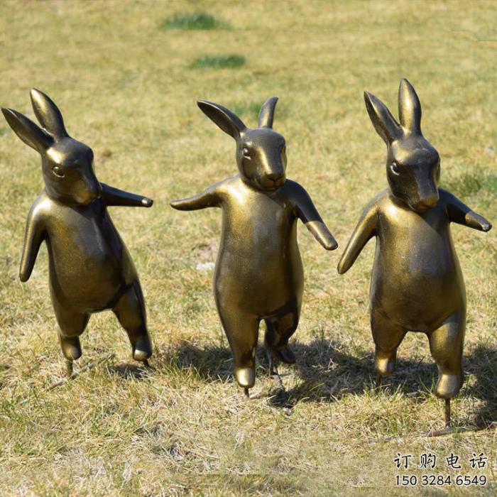 住宅小區(qū)兔子雕塑廠家 現(xiàn)代戶外小品 公園噴漆兔子雕塑