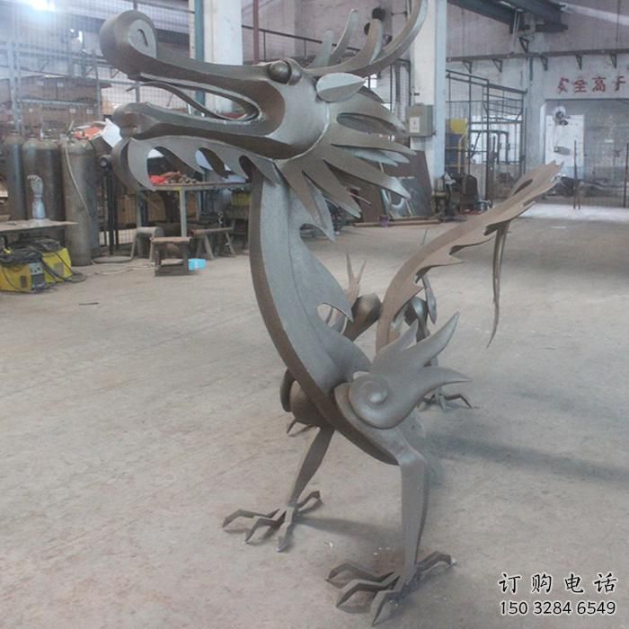 商場(chǎng)恐龍雕塑廠家 中式室內(nèi)小品 酒店拉絲恐龍雕塑