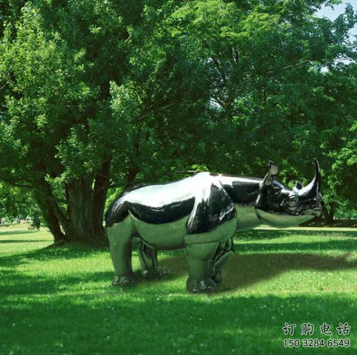 園林犀牛雕塑廠家 大型公園擺件 街道鏡面犀牛雕塑