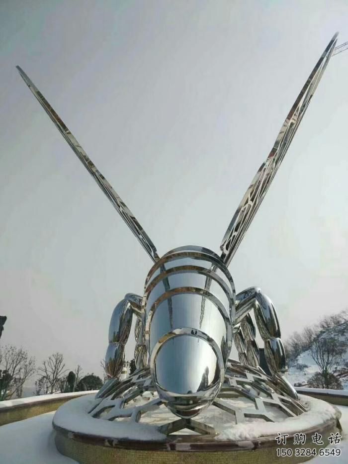 鍛造蜜蜂雕塑廠家 現(xiàn)代噴漆擺件 廣場(chǎng)鏡面蜜蜂雕塑