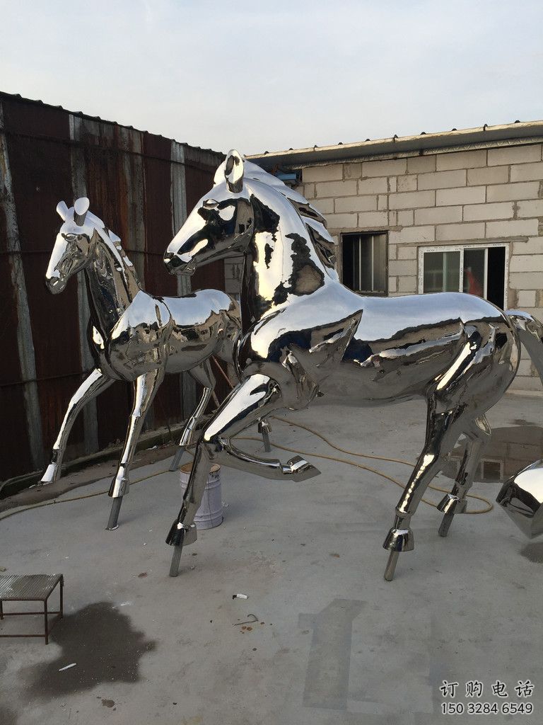 仿真馬雕塑廠家 大型鏡面擺件 戶外公園馬雕塑