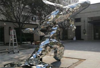 鏡面金魚雕塑廠家 現(xiàn)代幾何擺件 游樂場異形金魚雕塑