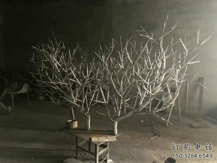 步行街鹿角雕塑廠家 創(chuàng)意鋼管擺件 公園切面鹿角雕塑