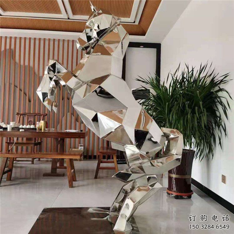 玄關(guān)奔馬雕塑廠家 現(xiàn)代創(chuàng)意擺件 風(fēng)景區(qū)幾何奔馬雕塑