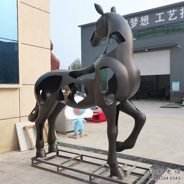 公園跑馬雕塑廠家 中式鏤空小品 風(fēng)景區(qū)仿古跑馬雕塑