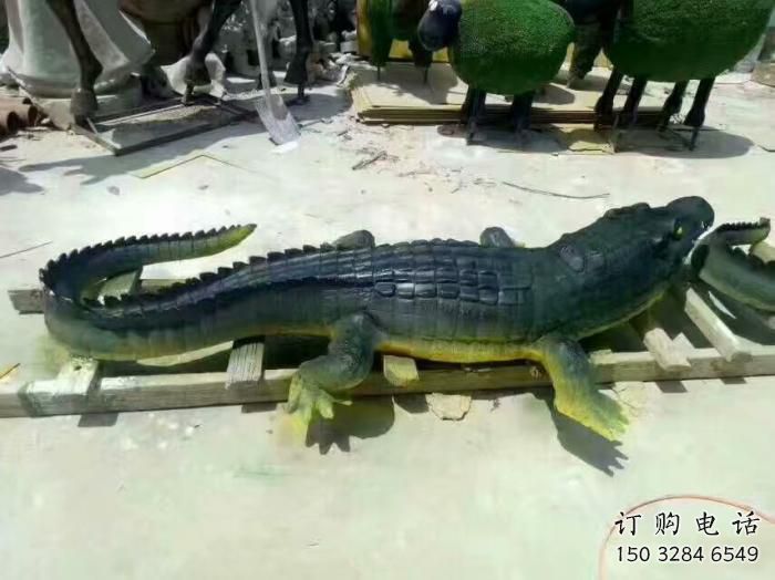 園林鱷魚雕塑廠家 大型酒店擺件 街道仿古鱷魚雕塑