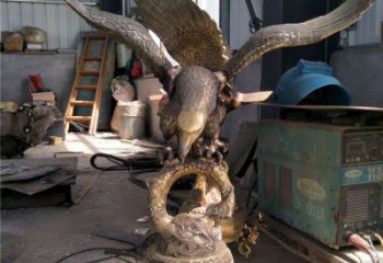 風景區(qū)雄鷹雕塑廠家 中式室內擺件 大型仿古雄鷹雕塑