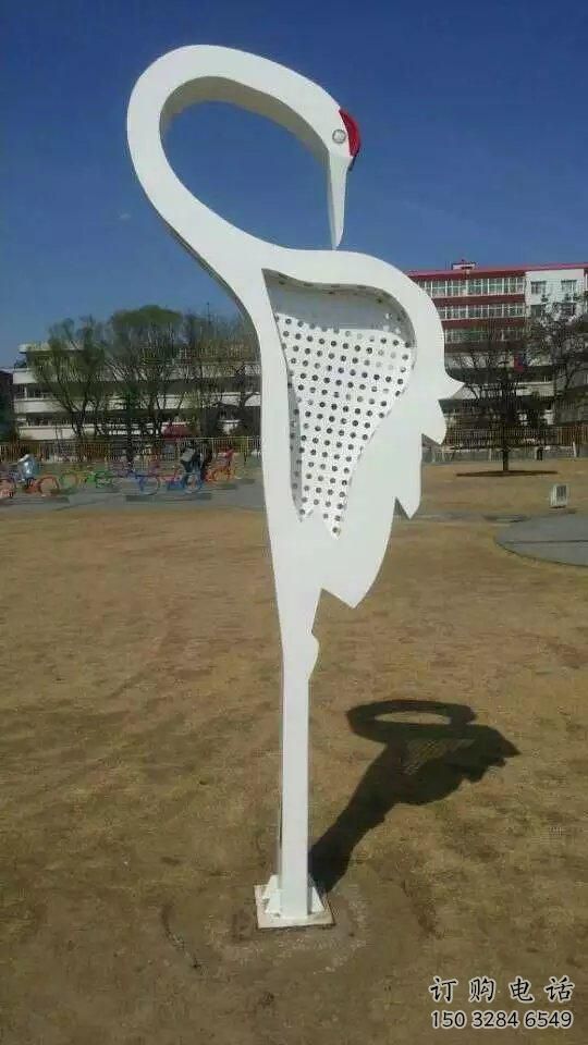 街道鶴雕塑廠家 創(chuàng)意村口小品 酒店拉絲鶴雕塑