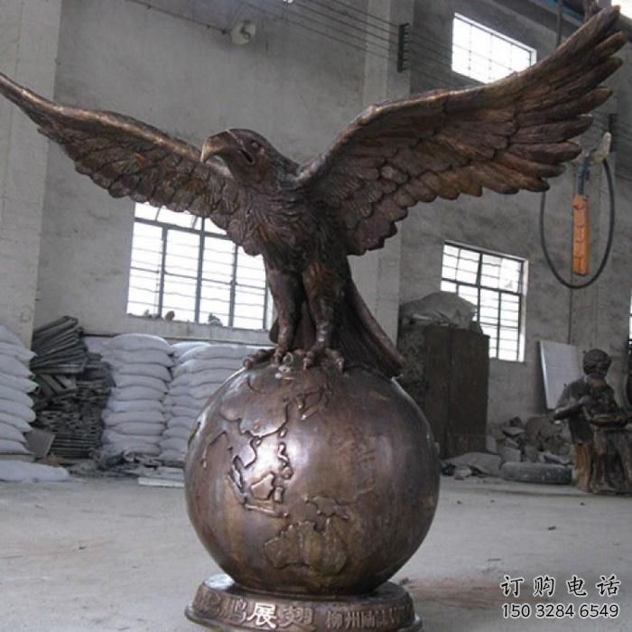 游樂場鷹雕塑廠家 戶外現(xiàn)代擺件 大型戶外鷹雕塑
