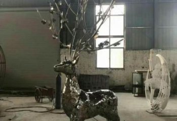鏤空麋鹿雕塑廠家 現(xiàn)代抽象擺件 草地切面麋鹿雕塑