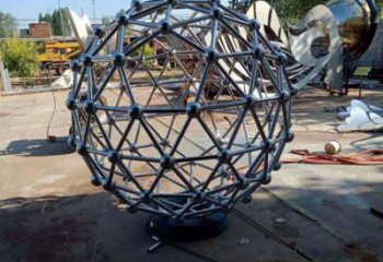 鏡面圓球雕塑廠家 大型現(xiàn)代擺件 鏤空不銹鋼圓球雕塑