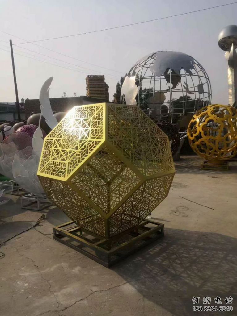 別墅區(qū)球狀雕塑廠家 大型鏤空擺件  戶外不銹鋼球狀雕塑