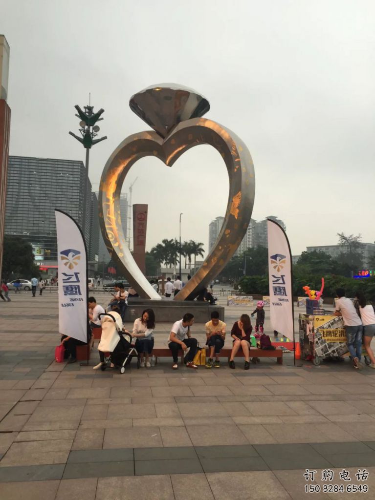 園林戒指雕塑廠家 鏡面小品 中式不銹鋼戒指雕塑