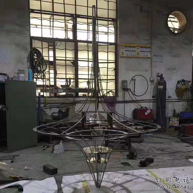 戶外陀螺雕塑廠家 噴漆小品 生產不銹鋼陀螺雕塑