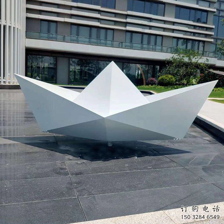 戶外小船雕塑廠家 噴漆小品 公園不銹鋼小船雕塑