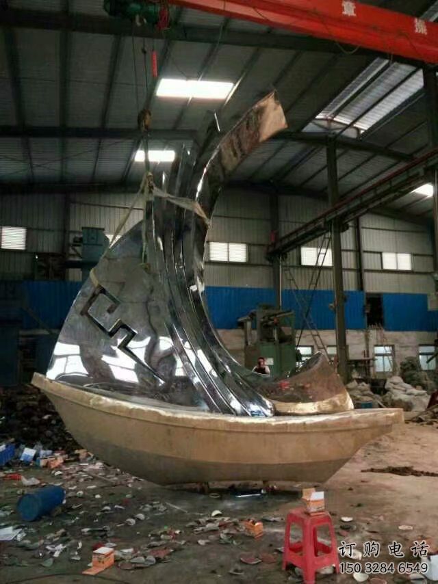 鏡面船型雕塑廠家 烤漆大型擺件 生產(chǎn)不銹鋼船型雕塑