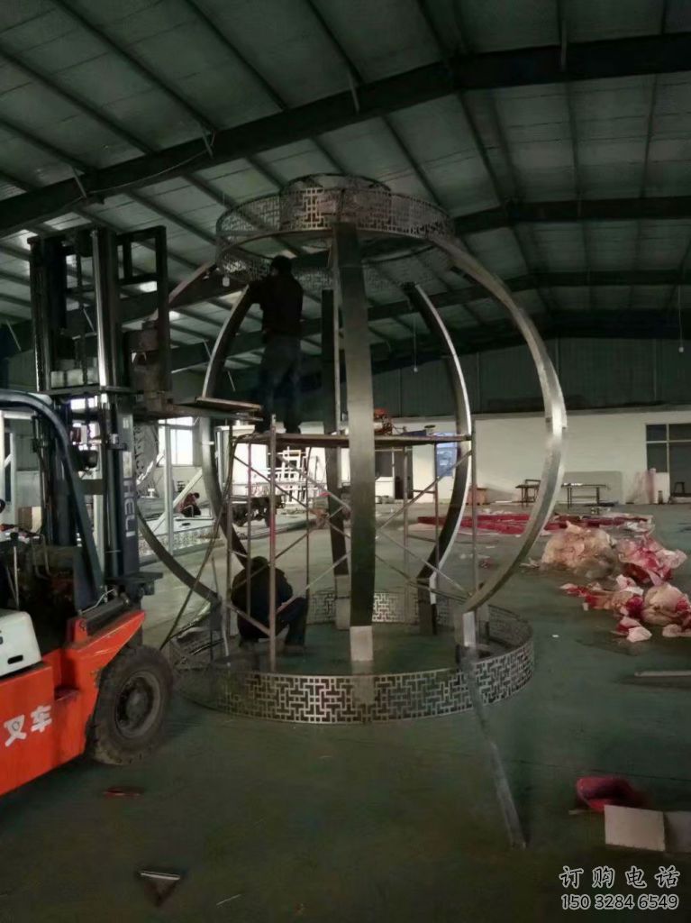 現代燈籠雕塑廠家 大型別墅區擺件 創意不銹鋼燈籠雕塑