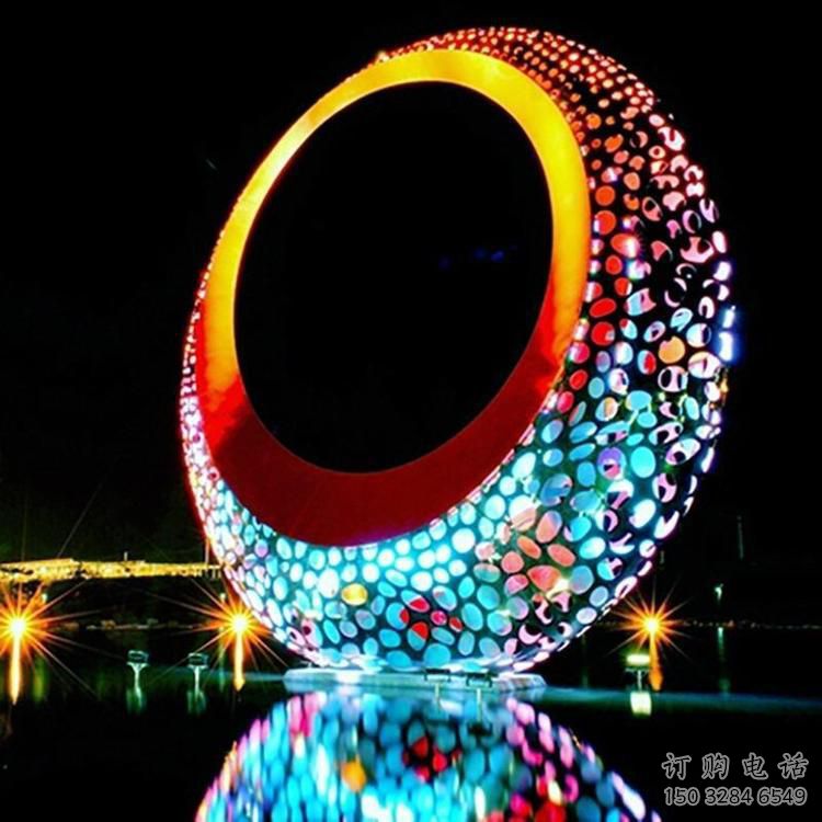 燈光圓月雕塑廠家 現(xiàn)代小品 商業(yè)街不銹鋼圓月雕塑制作