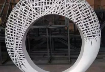 中式圓月雕塑廠家 鏤空小品 游樂場不銹鋼圓月雕塑生產(chǎn)