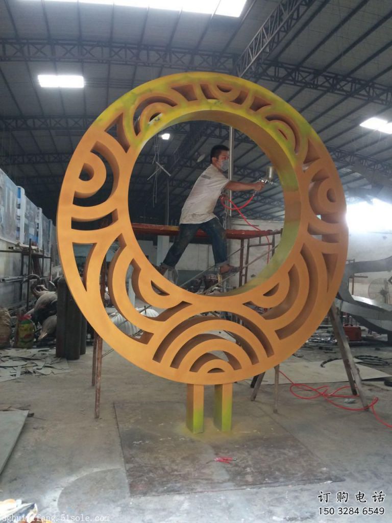 大型商場環形雕塑廠家 鏤空擺件 烤漆不銹鋼環形雕塑生產