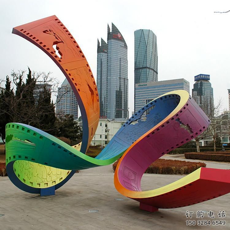 拉絲絲帶雕塑廠家 鏤空創意擺件 別墅區不銹鋼絲帶雕塑價格