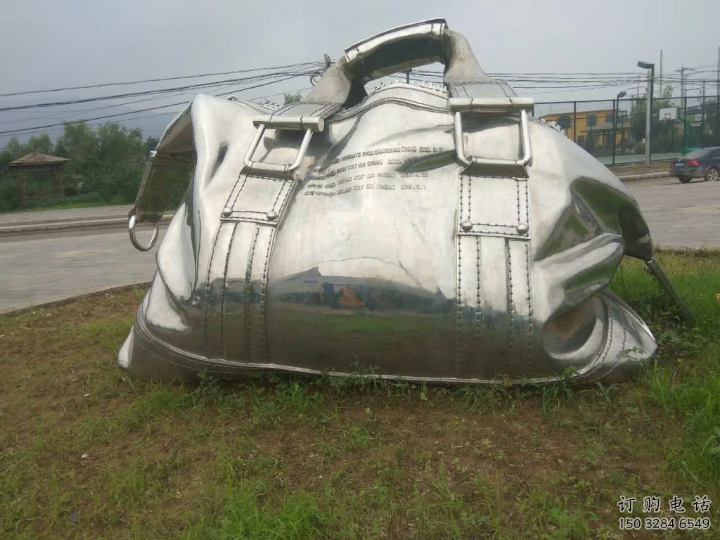 烤漆手提包雕塑廠家 戶外小品 大型手提包雕塑制作