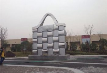 戶(hù)外提包雕塑廠(chǎng)家 噴漆小品 大型不銹鋼提包雕塑生產(chǎn)