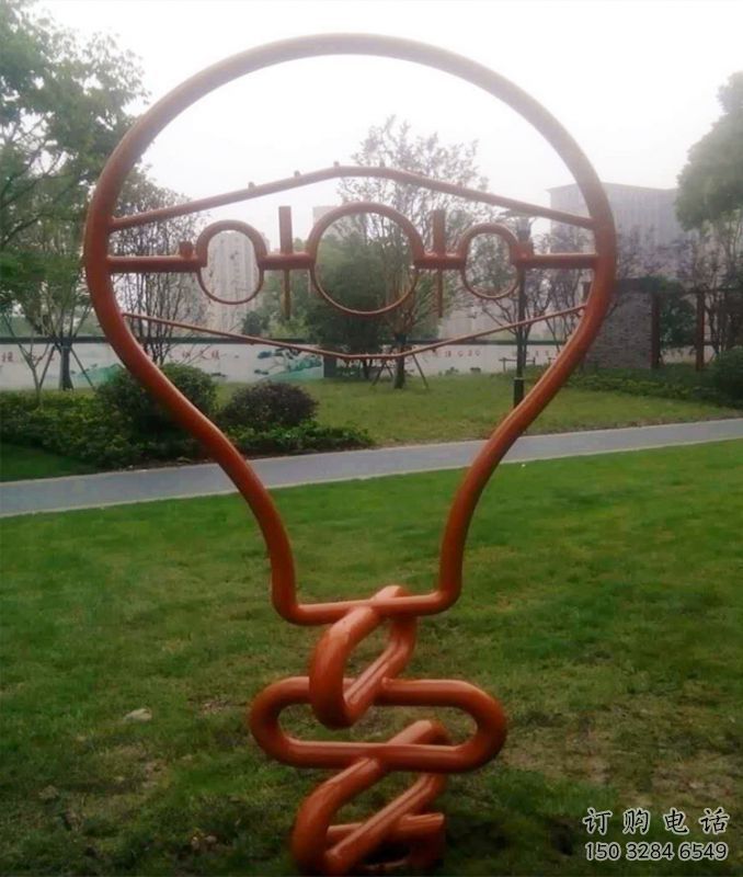 公園燈泡雕塑廠家 戶外擺件 鏤空不銹鋼燈泡雕塑生產(chǎn)