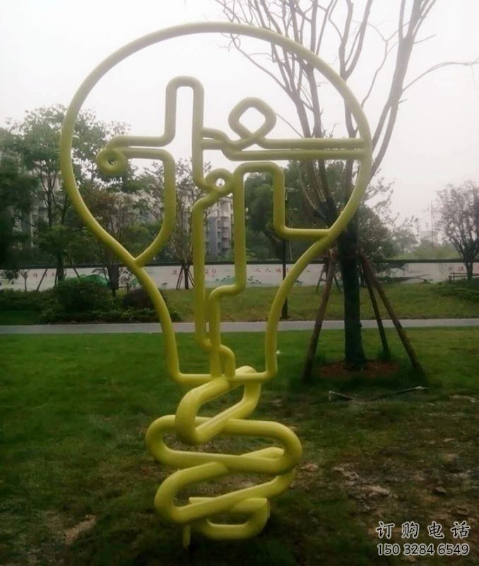 拉絲燈泡雕塑廠家 鏤空創(chuàng)意擺件 別墅區(qū)不銹鋼燈泡雕塑