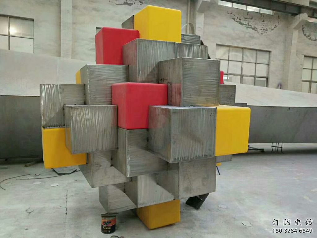 步行街魔方雕塑廠家 游樂場(chǎng)小品 抽象不銹鋼魔方雕塑廠家