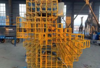 廣場方格雕塑廠家 創(chuàng)意小品 抽象不銹鋼方格雕塑加工