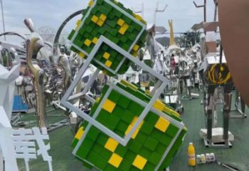 大型商場(chǎng)魔方雕塑廠家 創(chuàng)意擺件 烤漆不銹鋼魔方雕塑廠家