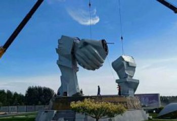 拉絲握手雕塑廠家 創意擺件 別墅區不銹鋼握手雕塑廠