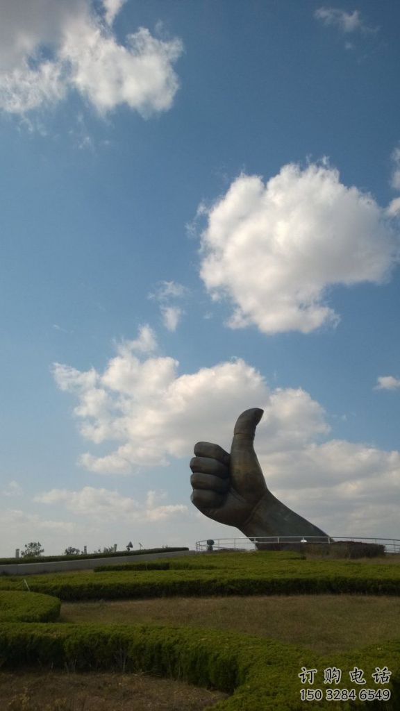 現(xiàn)代拇指雕塑廠家 大型別墅區(qū)擺件 異形不銹鋼拇指雕塑廠