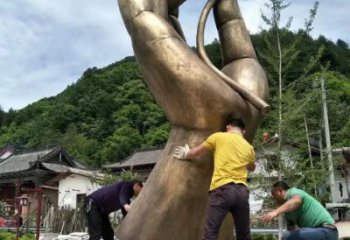 異形拈花指雕塑廠家 現(xiàn)代小品 廣場不銹鋼拈花指雕塑廠