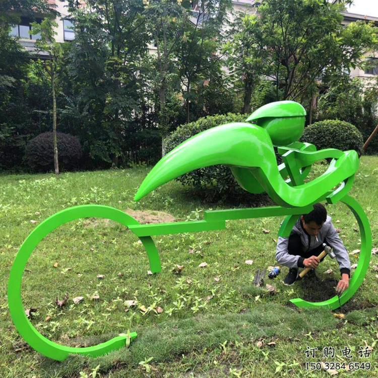 草地賽車雕塑廠家 現代小品 大型不銹鋼賽車雕塑定制