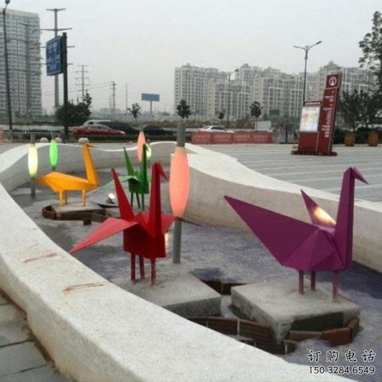 廣場紙鶴雕塑廠家 烤漆小品 大型不銹鋼紙鶴雕塑制作