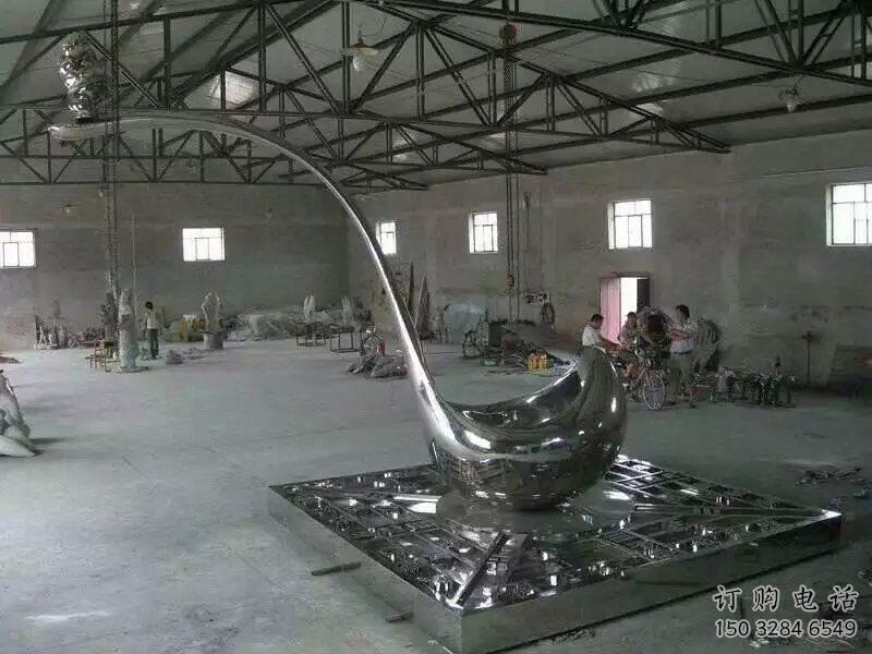 現代湯匙雕塑廠家 大型別墅區擺件 不銹鋼戶外湯匙雕塑廠