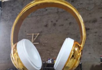 電鍍耳機(jī)雕塑廠家 廣場(chǎng)園林?jǐn)[件 大型不銹鋼耳機(jī)雕塑廠