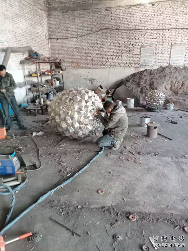 房地產松塔雕塑廠家 創意廣場擺件 鍛造不銹鋼松塔雕塑廠