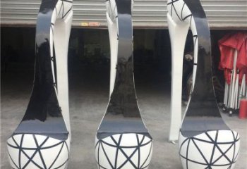 現(xiàn)代高跟鞋雕塑廠家 大型別墅區(qū)擺件 彩繪高跟鞋雕塑廠