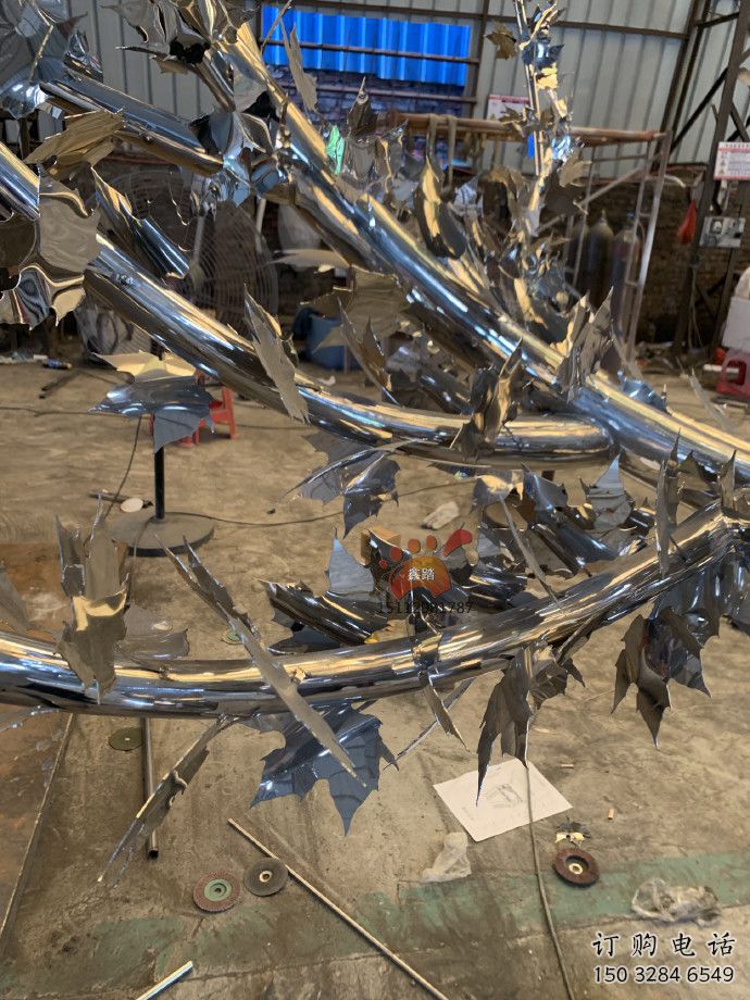 中式白樺樹雕塑廠家 鏡面公園小品 戶外不銹鋼白樺樹雕塑廠