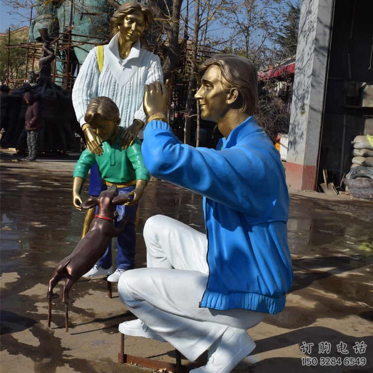 現代一家人雕塑廠家 大型別墅區擺件 彩繪不銹鋼一家人雕塑廠