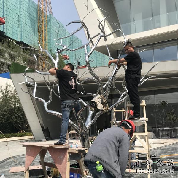 廣場樹干雕塑廠家 現(xiàn)代創(chuàng)意小品 戶外不銹鋼樹干雕塑廠
